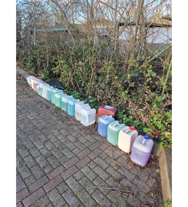 POL-NMS: 260407-2- Wiederholte Entsorgung von Chemikalien