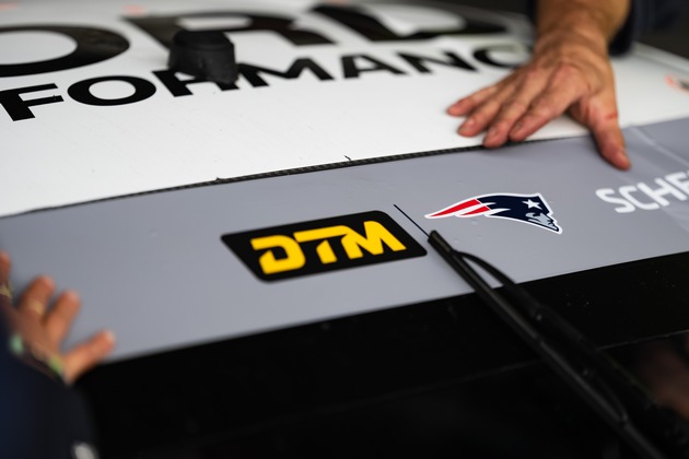 Gemeinsam zu Höchstleistungen: DTM und New England Patriots bringen Football und Motorsport zusammen