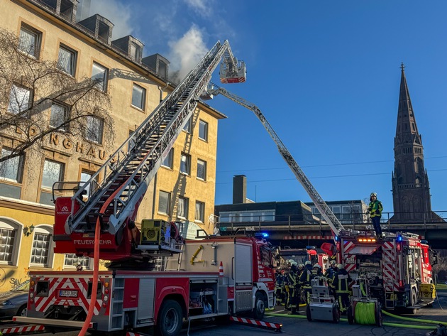 FW-BO: Brand im Dachgeschoss des Kolpinghauses in der Bochumer Innenstadt