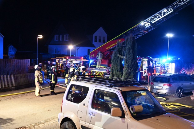 FF Olsberg: Rauchmelder weckt Bewohnerin - Wintergarten steht in Flammen