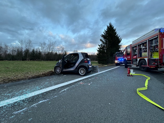 FW Marienheide: Verkehrsunfall auf der L306 in Marienheide-Müllenbach