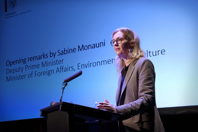 Botschafterinnen und Botschafter erhalten Einblick in die Prioritäten der Regierung