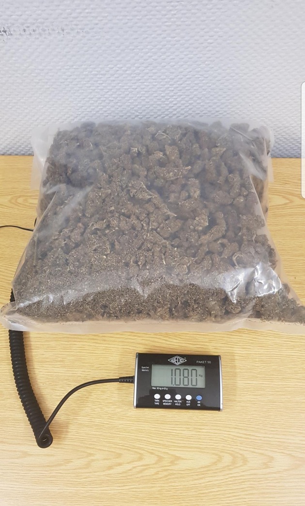 BPOL NRW: Bundespolizei findet ein Kilogramm Marihuana im Kissenbezug