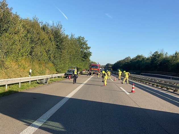 FW Alpen: Pkw schleudert auf der Autobahn 57 umher und Zimmerbrand in einer anderen Stadt