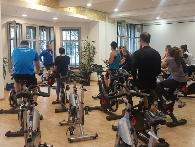 Mittelhessen: MITTELHESSEN: Hessische Polizei zeigt Teamgeist und Engagement bei "Adventsradeln"