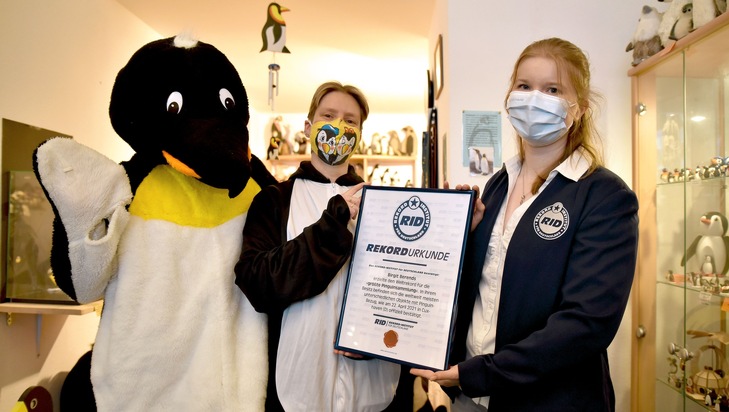 Offizieller RID-Weltrekord in Cuxhaven: Pinguin-Museum erhöht Bestleistung für »größte Pinguinsammlung der Welt« – insgesamt 26.114 Pinguinartikel an einem Ort – Rekord-Institut für Deutschland (RID) zertifiziert die neue Weltrekordmarke