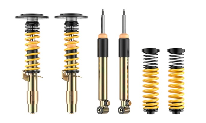 Also available for the BMW M3 and BMW M4: The three-way adjustable ST XTA plus 3 coilover with top mounts
