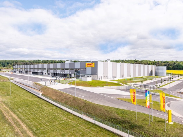 PM: Strategische Erweiterung: DHL macht DHL Health Logistics Campus in Florstadt im Rahmen seiner Milliarden-Investitionen zum Pharma-Drehkreuz Europas / PR: Strategic expansion: DHL transforms DHL Health Logistics campus in Florstadt into a European