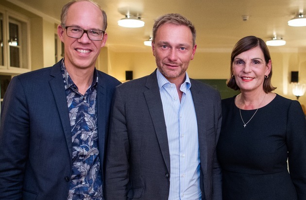 news aktuell GmbH: Christian Lindner zu Gast beim news aktuell Dinner-Talk in Berlin