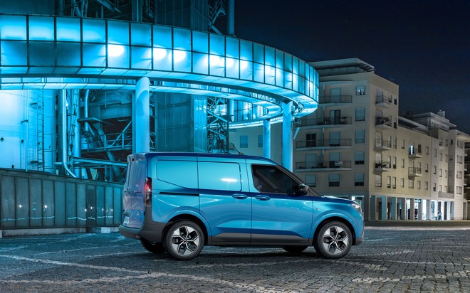 Ford Pro dévoile son tout nouveau véhicule utilitaire 100% électrique avec l&#039;E-Transit Courier toujours plus intelligent et plus connecté.