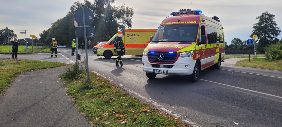 FW-OLL: Zusammenstoß zwischen Motorrad und PKW in Sandkrug - Rettungshubschrauber im Einsatz