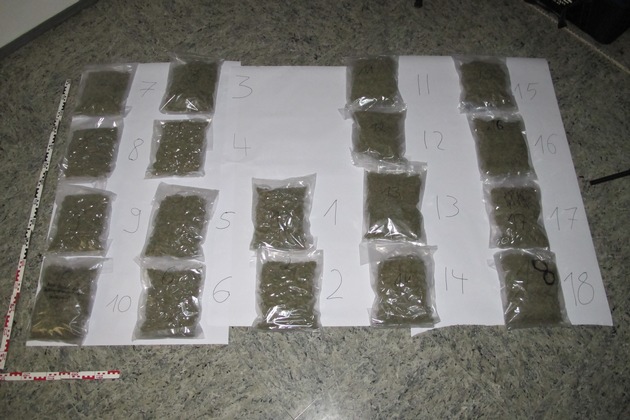 POL-VDMZ: 6,5 Kilo Drogen in einem Auto entdeckt