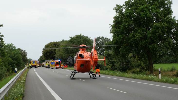 FW-SE: Schwerer Verkehrsunfall mit 7 verletzten Personen