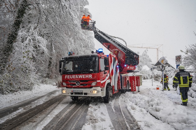 KFV Bodenseekreis: Schneefall am Bodensee verursacht hohe Anzahl an Feuerwehreinsätzen