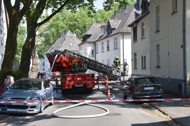 FW-DO: Eine Person bei Wohnungsbrand verletzt