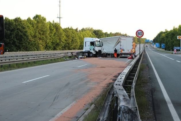 API-TH: Verkehrsunfall mit verletzter Person und hohem Sachschaden am Hermsdorfer Kreuz *1. Ergänzungsmeldung*