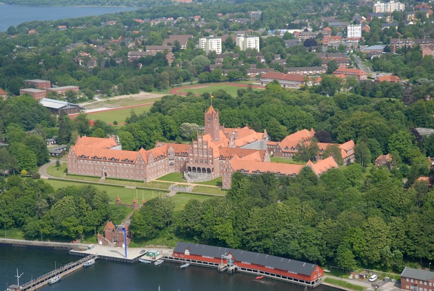 Ein großer Tag für die Kadetten - Vereidigung an der Marineschule Mürwik (mit Bild)