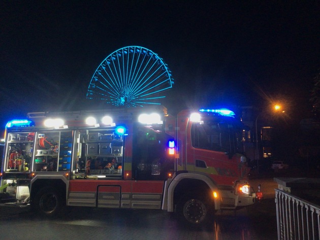 FW Paderborn: Zimmerbrand in der Karlstraße - Schnelles Eingreifen der Feuerwehr verhindert Schlimmeres