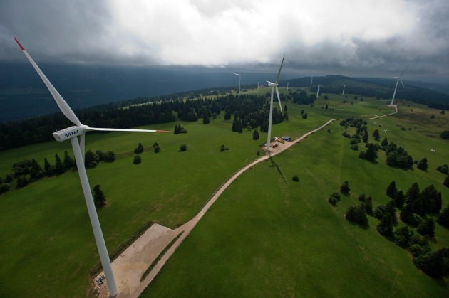 Production du plus grand parc éolien de Suisse quadruplée / Montage des huit nouvelles éoliennes de JUVENT terminé