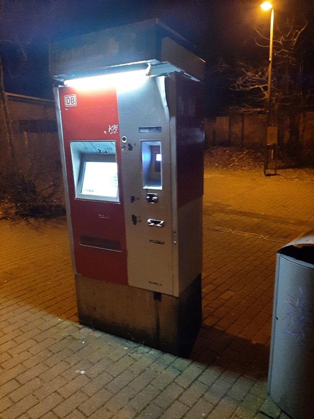BPOL-HB: Fahrausweisautomat im Bahnhof Wieren aufgebrochen