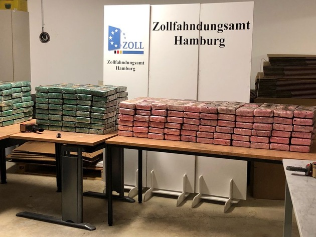 ZOLL-HH: 850 Kilogramm KOKAIN aus dem Hamburger Hafen/
- empfindlicher Schlag gegen die internationale Kokainmafia
- 3 Sicherstellungen in Containern aus Südamerika
- Täter ermittelt und verhaftet