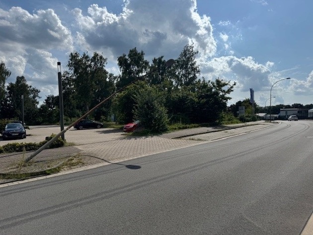 POL-RZ: Verkehrsunfallflucht - Zeugen gesucht