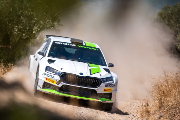 Neuer ŠKODA FABIA RS Rally2 absolviert Schotter-Test: Fokus auf Anforderungen von Kundenteams