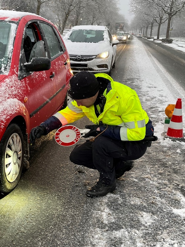 POL-WHV: Verkehrskontrolle - Schwerpunkt: Situative Winterreifenpflicht
