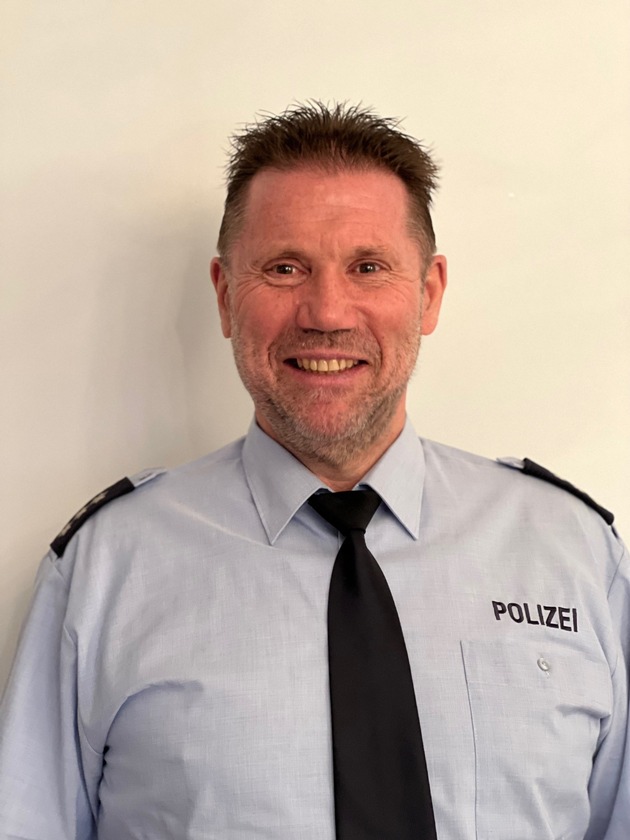 POL-K: 220202-3-K #präsenzimveedel Verabschiedung vom Bezirksdienstbeamten Dieter Lütjans aus der PI 4