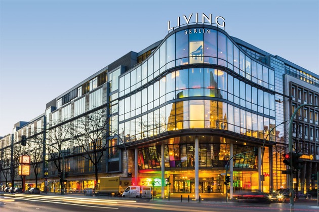 Neuer Name für Berlins erste Design-Adresse: Living Berlin / Rund 20 Jahre nach Eröffnung als &quot;stilwerk Berlin&quot; präsentiert sich das Haus modernisiert