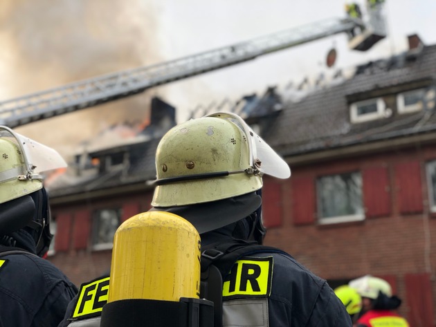 Feuerwehr Weeze: Dachstuhlbrand