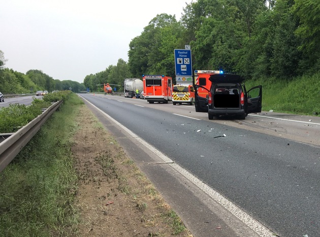 FW Dinslaken: Verkehrsunfall BAB 3 mehrere Verletzte