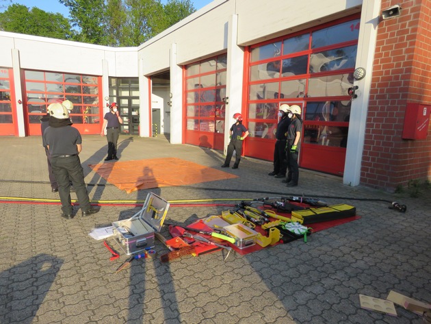 FW-Heiligenhaus: Übungsdienst der Feuerwehr Heiligenhaus erfolgreich wieder angelaufen (Meldung 14/2021)