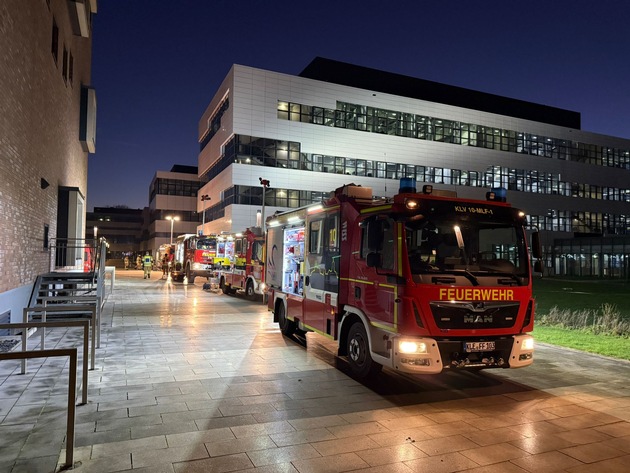 FW-KLE: Feuerwehr Kleve unterst&uuml;tzt bei Wasserschaden an der Hochschule Rhein-Waal