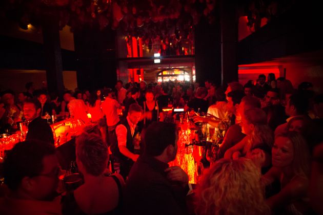 Erfolgreiche Eventreihe von Campari / Die &quot;Rote Nacht der Bars&quot; begeisterte die deutschen Metropolen (BILD)