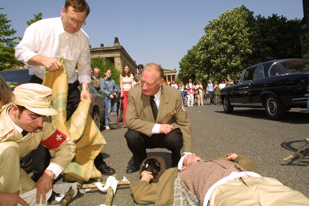 Die Johanniter werden 50 / Heute eine der großen Hilfsorganisationen Deutschlands