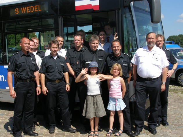 POL-SE: Polizeilichen Linienbus erfolgreich präsentiert