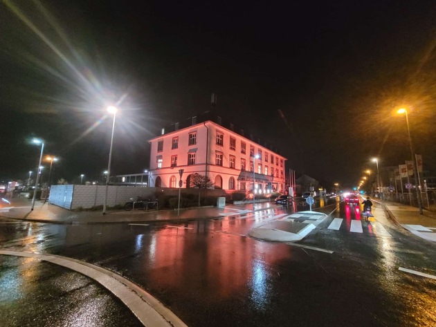 POL-WI: Gemeinsame Pressemitteilung der Landeshauptstadt Wiesbaden und der Polizeidirektion Wiesbaden: Kostheim leuchtet orange - Zeichen gegen patriarchale Gewalt