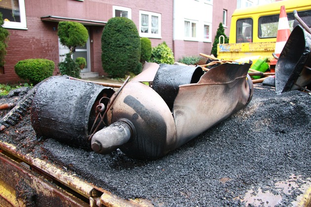 FW-E: Gasflasche auf LKW explodiert, glücklicherweise nur Sachschäden