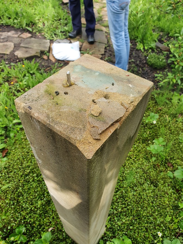 POL-ME: Bronzeskulptur entwendet: Polizei ermittelt - Velbert - 2205161
