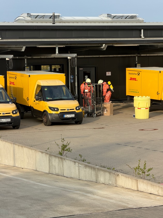 FW-ROW: Gefahrguteinsatz im Postverteilzentrum Zeven