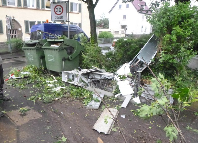POL-KS: Folgemeldung zum Unfall auf Ihringshäuser Straße: Drei Leichtverletzte und 35.000 Euro Sachschaden