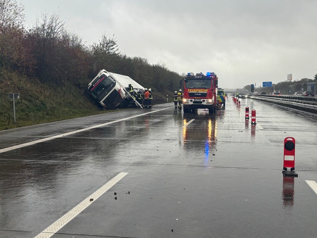FW-ROW: Verkehrsunfall auf der A1 - Feuerwehr und Rettungsdienst im Einsatz