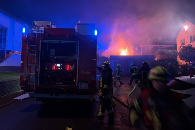 FW Finnentrop: Gartenhüttenbrand in Finnentrop-Fretter