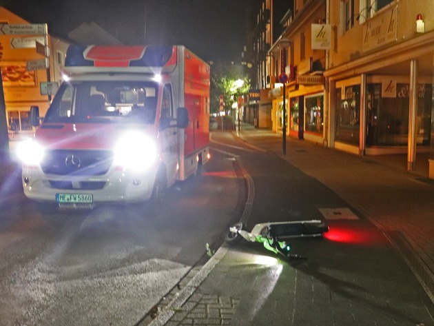 POL-ME: Betrunkene Heimfahrt auf E-Scooter endete im Unfall - Langenfeld - 2209054