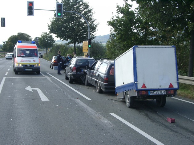 POL-HI: Verkehrsunfall mit mehreren Verletzten und hohem Sachschaden