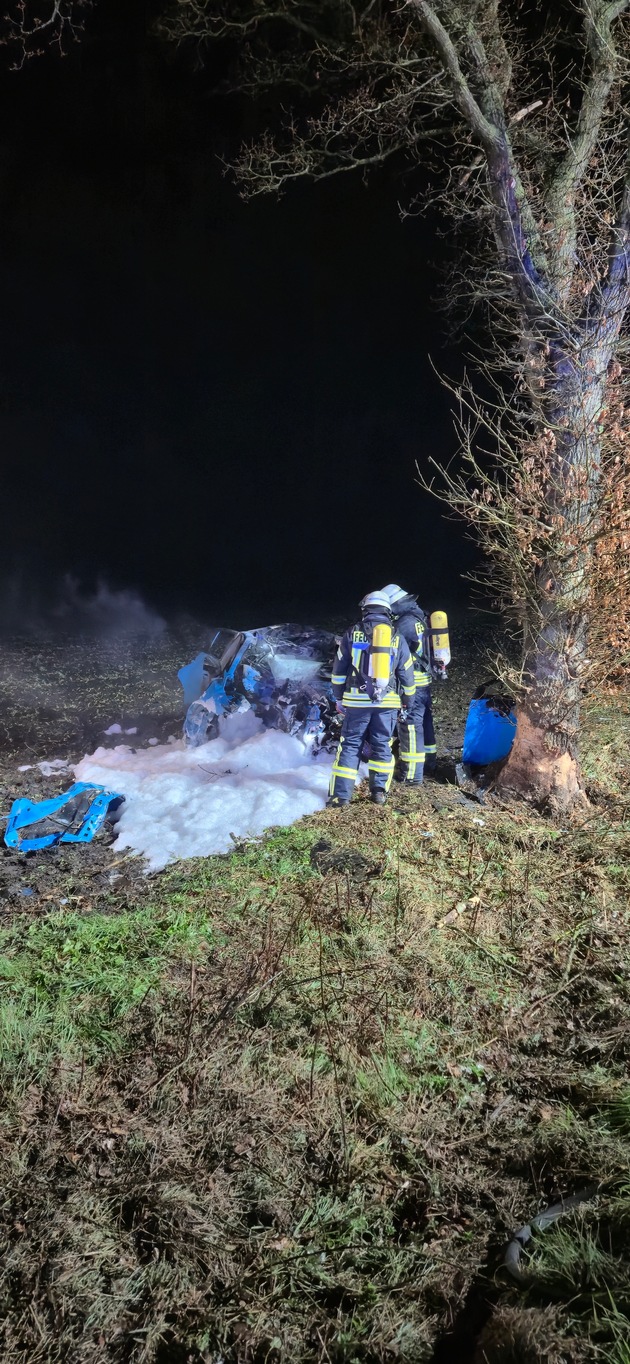 FFW Schiffdorf: 21-j&auml;hriger t&ouml;dlich verungl&uuml;ckt - K60 f&uuml;r mehrere Stunden voll gesperrt