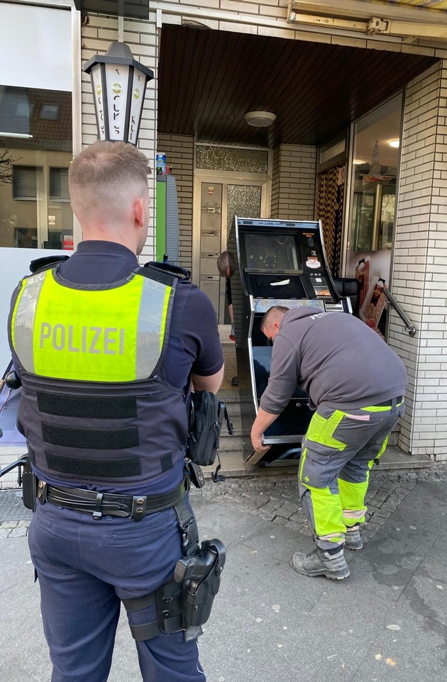 POL-HAM: Umfangreicher Kontrolleinsatz der SiKo-Partner in Hamm: Versiegelung von zwei Betrieben, Festnahme und illegale Glücksspielautomaten