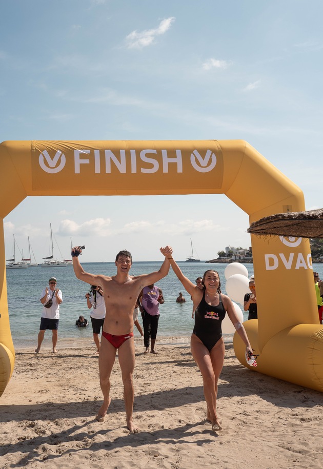 Elite athletes set new world record in the Mediterranean / Extreme swimmers Nathalie Pohl and Andy Donaldson collect more than €150,000 for charity with their new world record