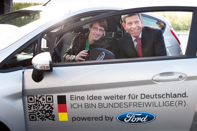 Eine Idee weiter für Deutschland - Erster &#039;Bufdi&#039; mit Ford Fiesta Trend (BILD)